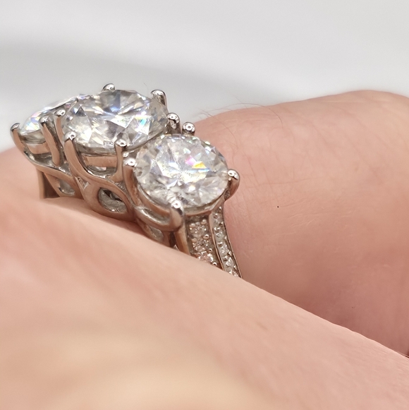 Hold For Mis Stunning 3.2 Carat Moissanite Ring - Picture 9 of 12